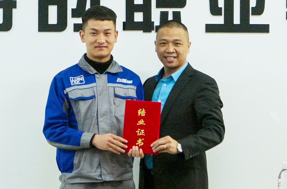  百援精養(yǎng)定向班順利結(jié)業(yè)赴企業(yè)工作